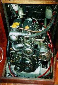 With the engine cover removed, this shows the engine access that is
common. Additional panels provide access from the sides and from directly overhead.